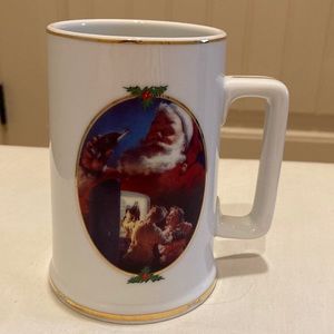 Coco-Cola Vintage 1996 Coke Santa Claus Christmas Mug Cup Holds 12 Oz Gold Trim